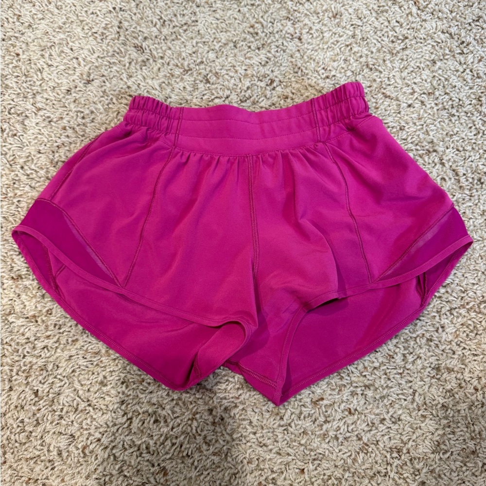 lululemon Hotty Hot 2.5” Shorts